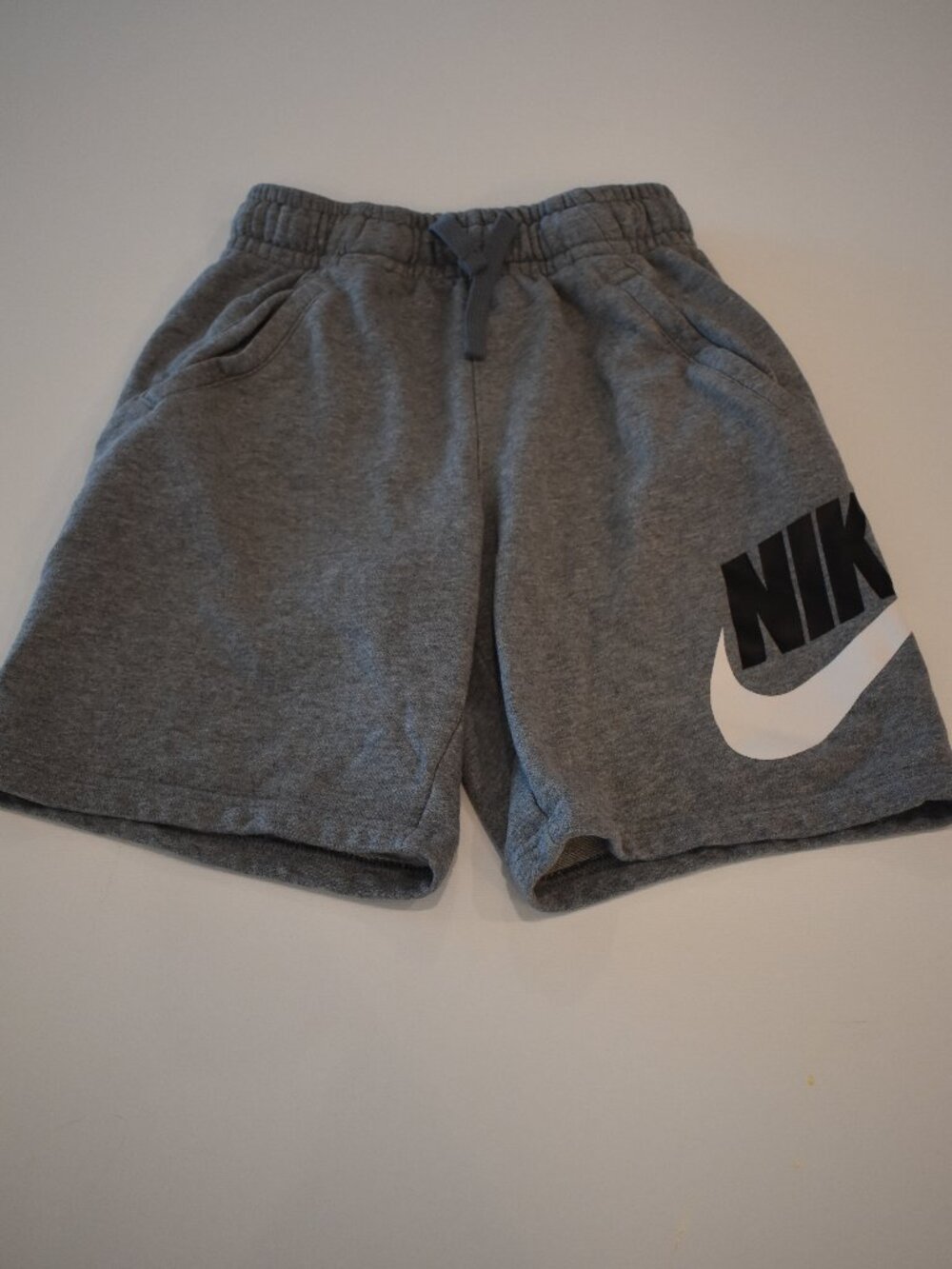 Nike Boys Gray Fleece Athletic Shorts Size Medium Nike Logo Sweat Shorts Active